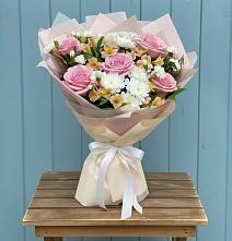 Букет цветов из:  Гвоздики, Орхидеи и Розы #REPLACE_PRED# Авсюнино