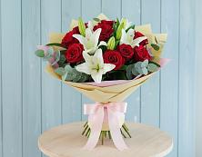 Букет цветов из:  Лилии и Розы в Авсюнино