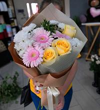 Букет цветов из:  Герберы, Розы и Хризантемы в Авсюнино