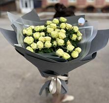 Букет Белые кустовые розы Солинеро в Авсюнино