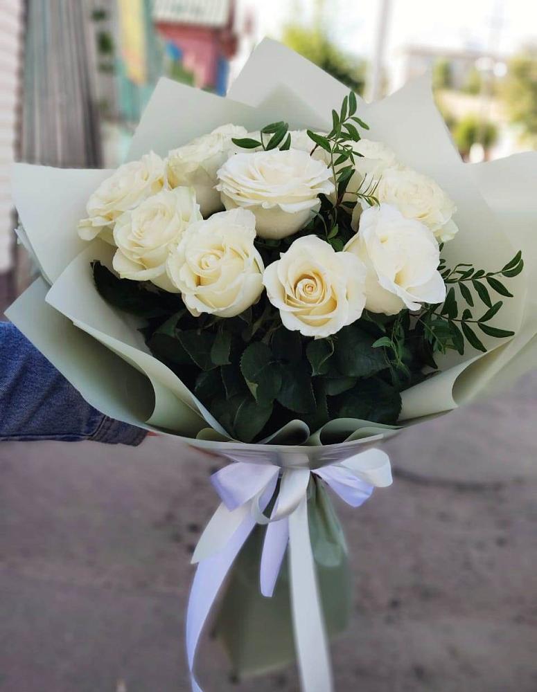 Букет Белые розы Проуд в Авсюнино