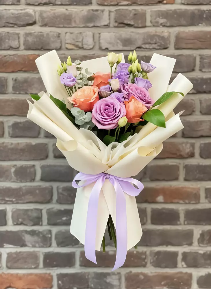 Букет цветов из: Лизиантусы и Розы в Авсюнино