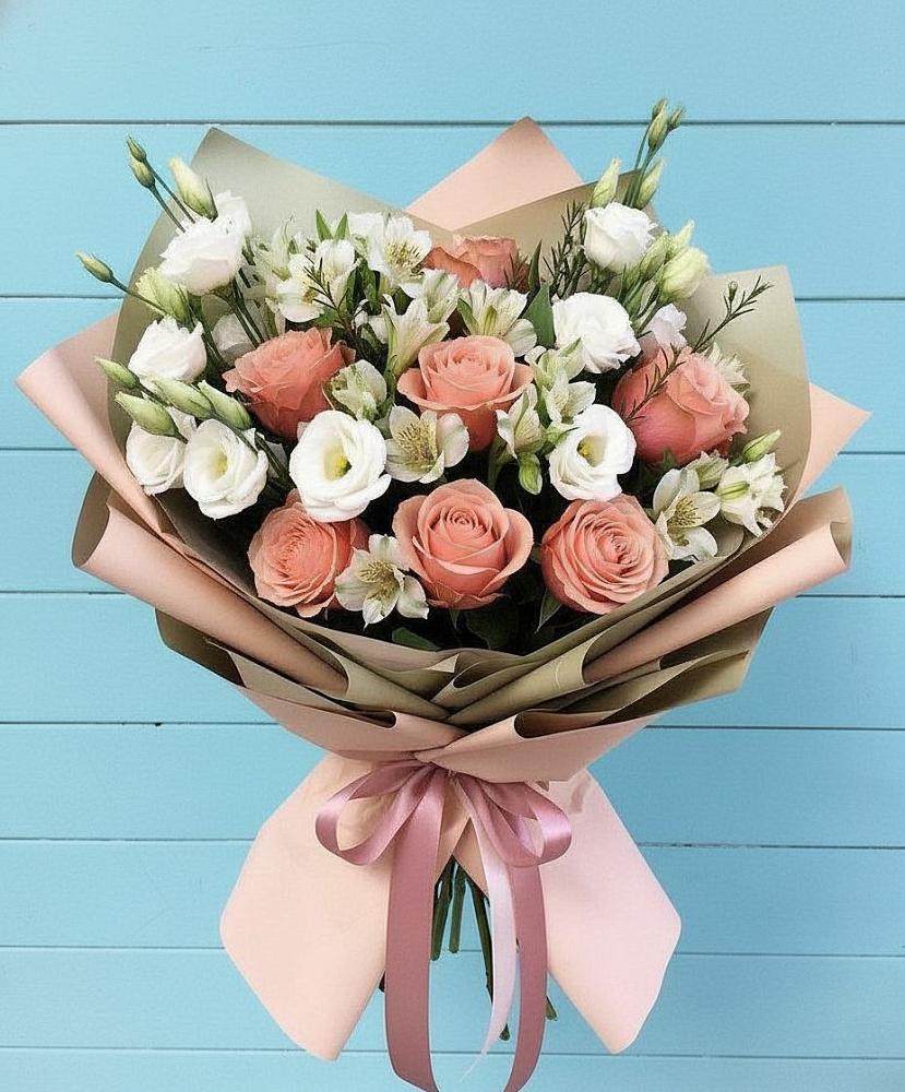 Букет цветов из: Розы, Альстромерии и Лизиантусы в Авсюнино