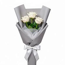 Букет 3 белые розы в Авсюнино