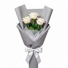 Букет 3 белые розы в Авсюнино