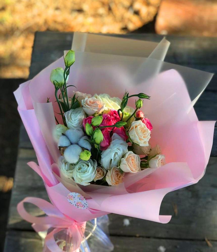 Букет цветов из: Розы и Лизиантусы в Авсюнино