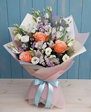 Букет цветов из:  Лизиантусы, Розы, Альстромерии и Гипсофила в Авсюнино