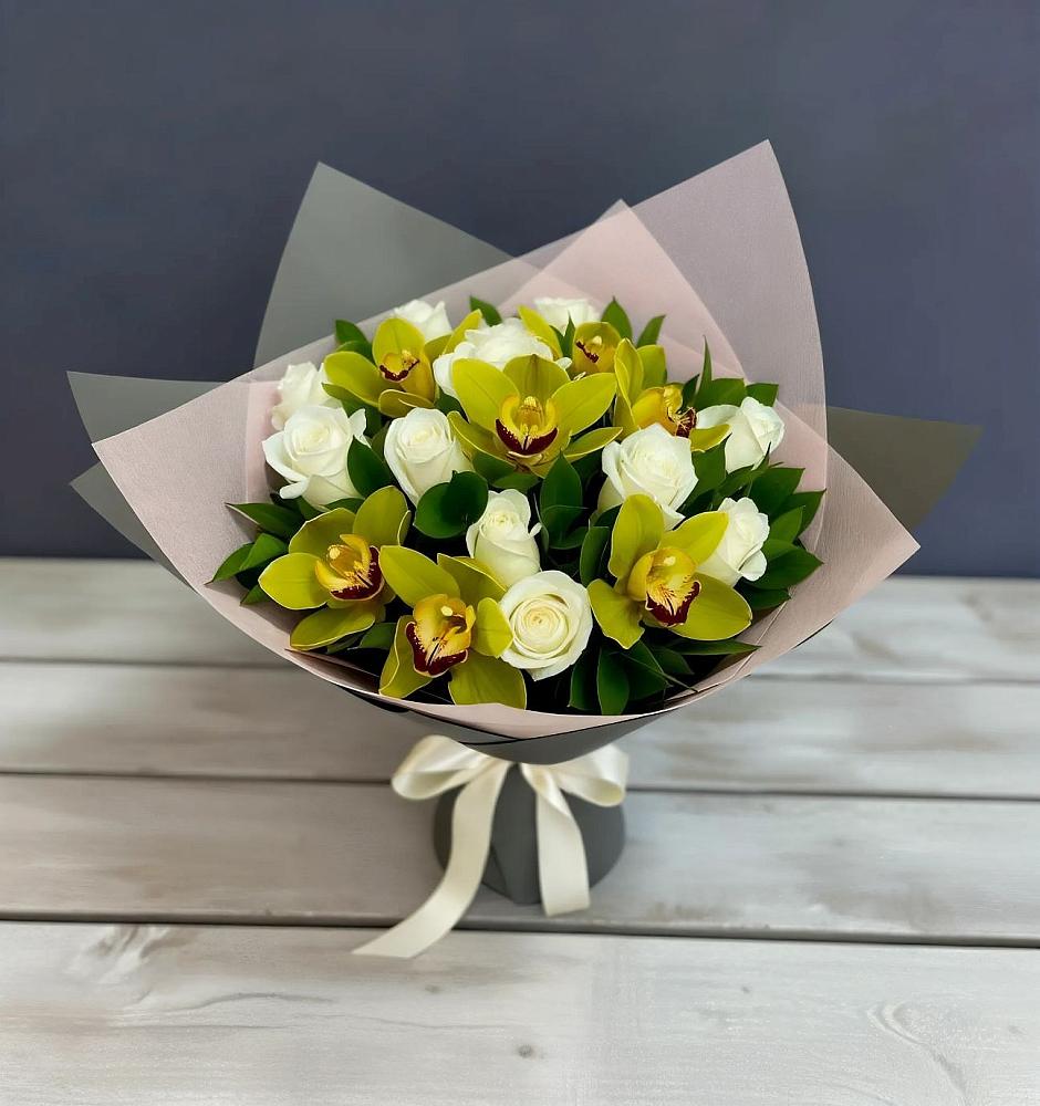 Букет цветов из: Орхидеи и Розы в Авсюнино