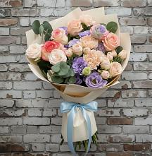Букет цветов из:  Розы, Лизиантусы и Гвоздики в Авсюнино